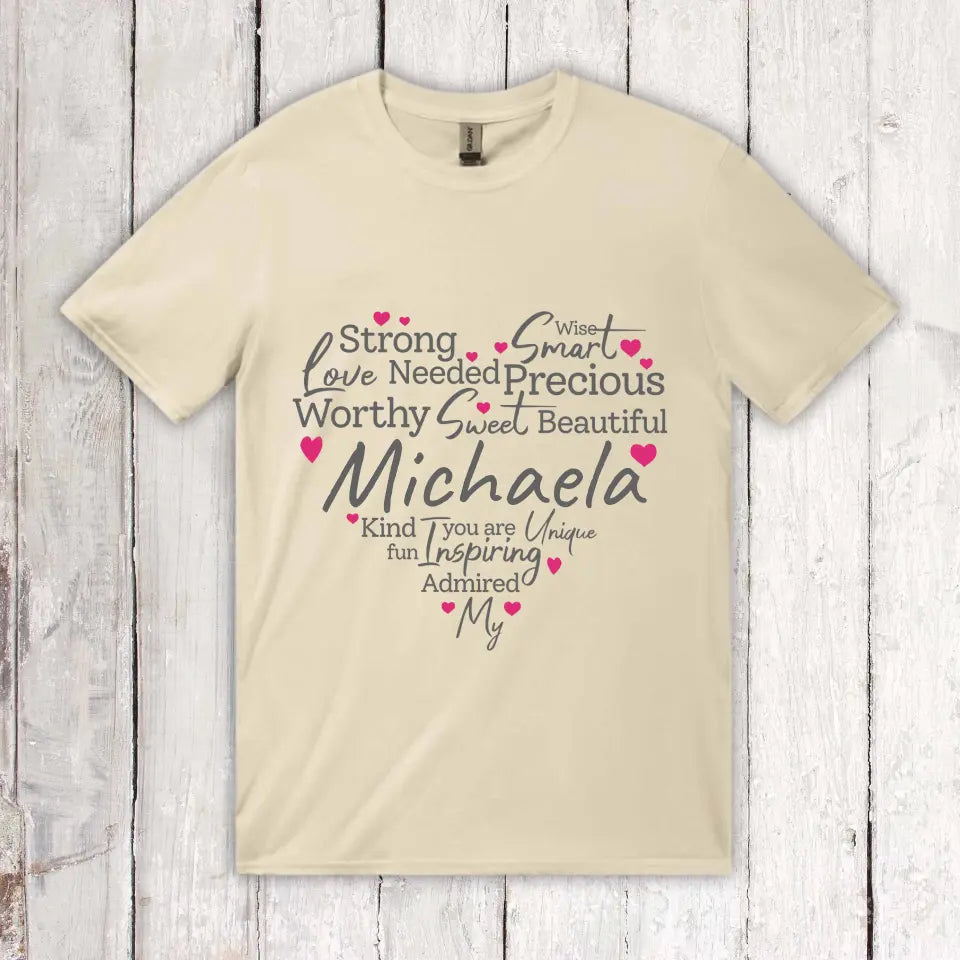 Eigenschaften einer Mutter, Oma oder einer starken Frau - Individuelles T-Shirt