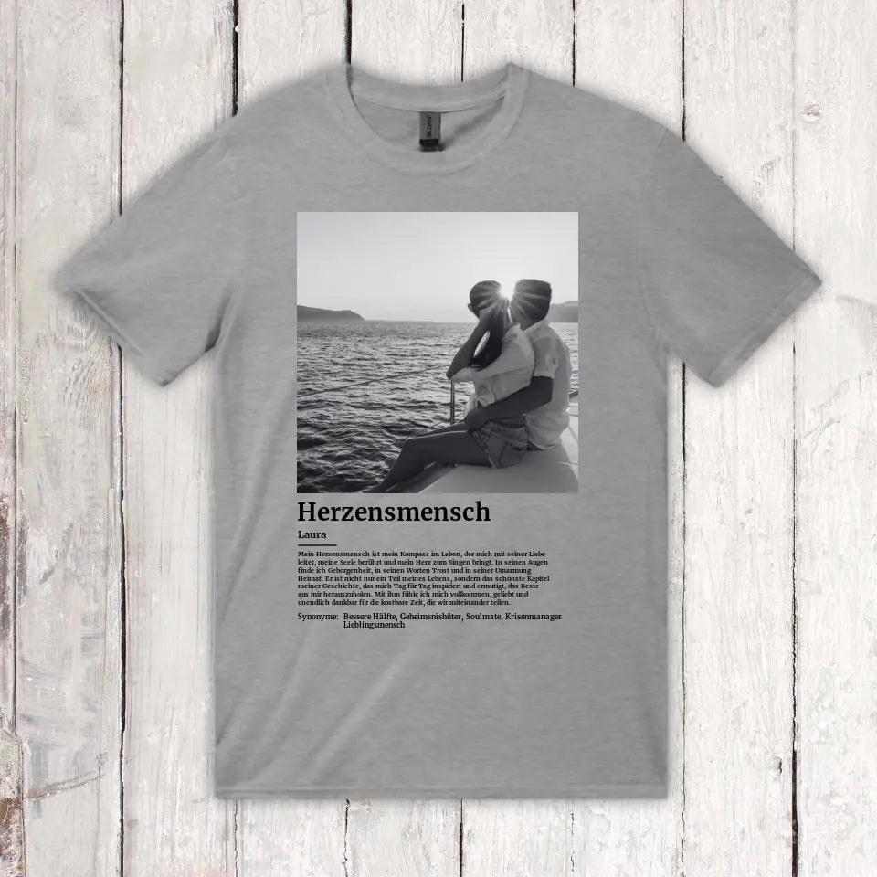 Personalisiertes T-Shirt: Defintion Herzensmensch mit Foto - Individuelles T-Shirt | Personalize Palace
