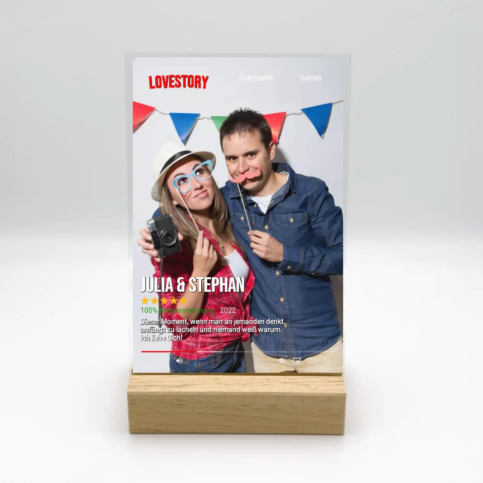 Personalisierte LED Bilder: Lovestory: euer Film wie bei Netflix- Individuelles Acryl Glas mit Ständer | Personalize Palace