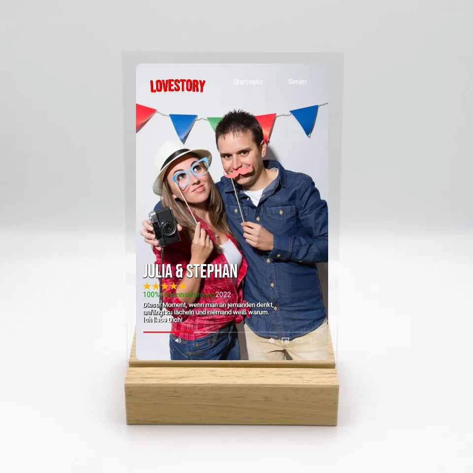 Personalisierte LED Bilder: Lovestory: euer Film wie bei Netflix- Individuelles Acryl Glas mit Ständer | Personalize Palace