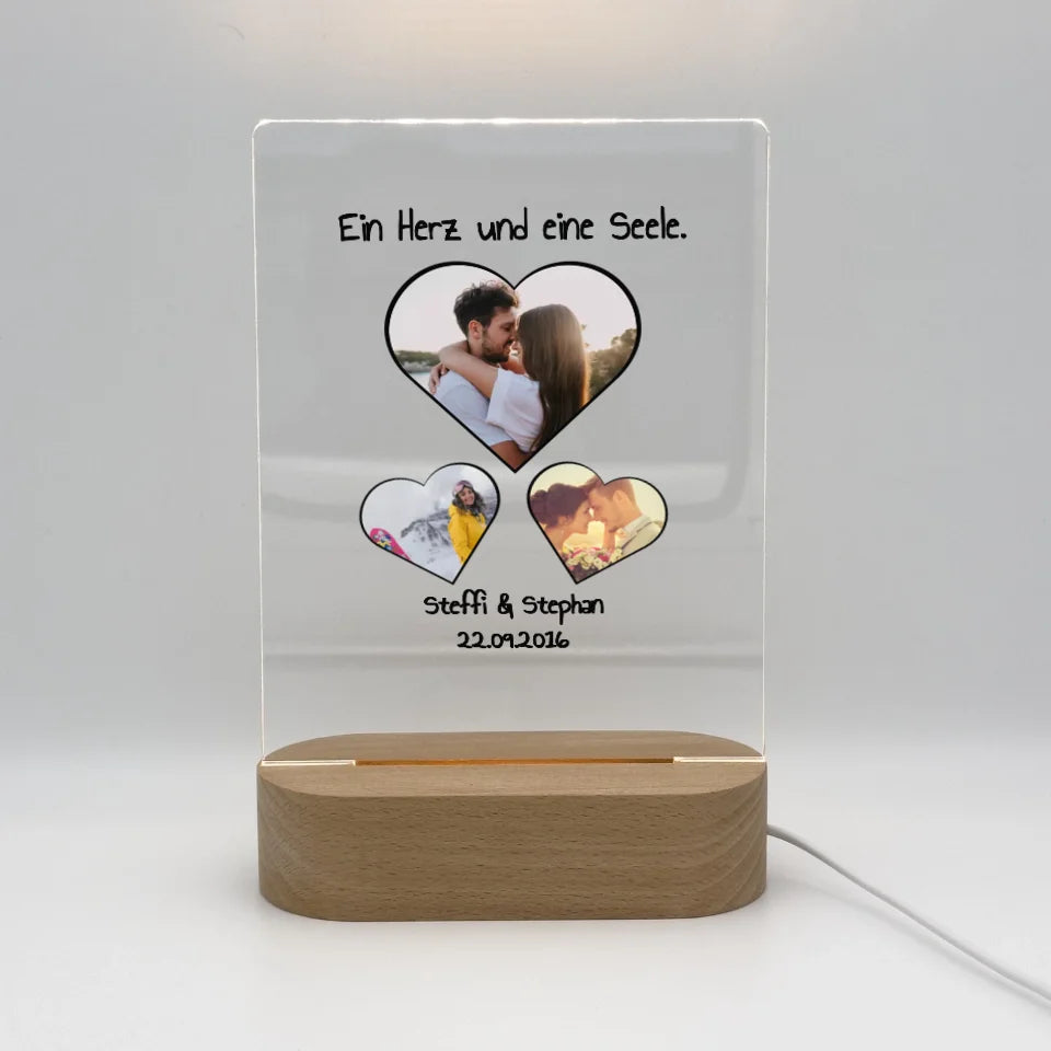 Personalisierte LED Bilder: Herzbild Collage - Individuelles Acryl Glas mit Ständer | Personalize Palace