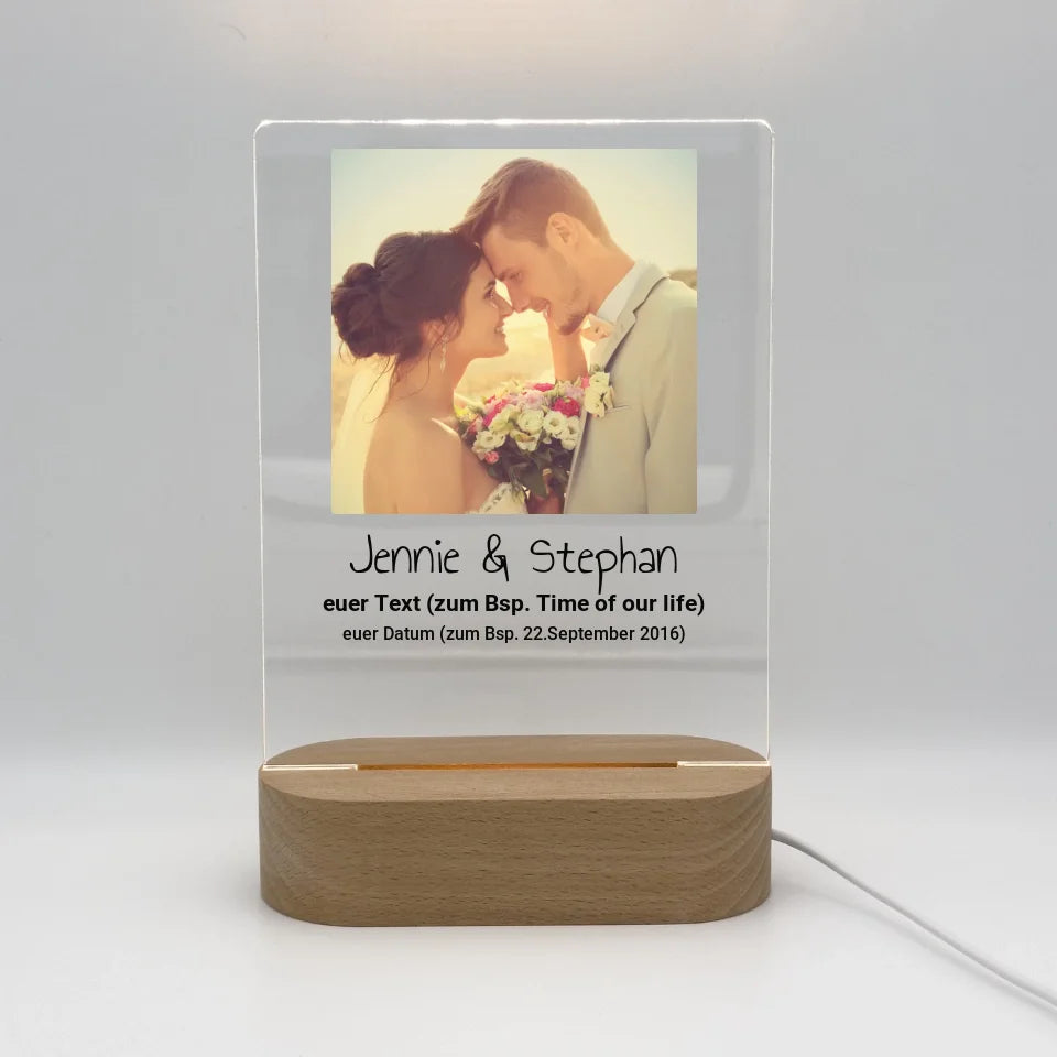 Personalisierte LED Bilder: Euer Liebeslicht mit Foto - Individuelles Acryl Glas mit Ständer | Personalize Palace