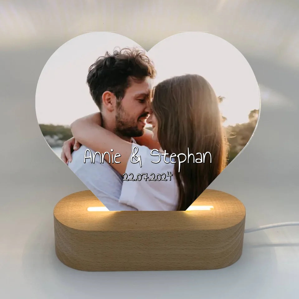 Personalisierte LED Bilder: Herzbild Collage - Individuelles Acryl Glas mit Ständer | Personalize Palace