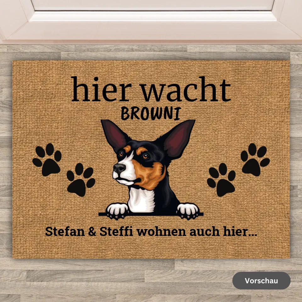 Personalisierte Fußmatte: HIER WACHT - Individuelle Hunde Fußmatte | Personalize Palace