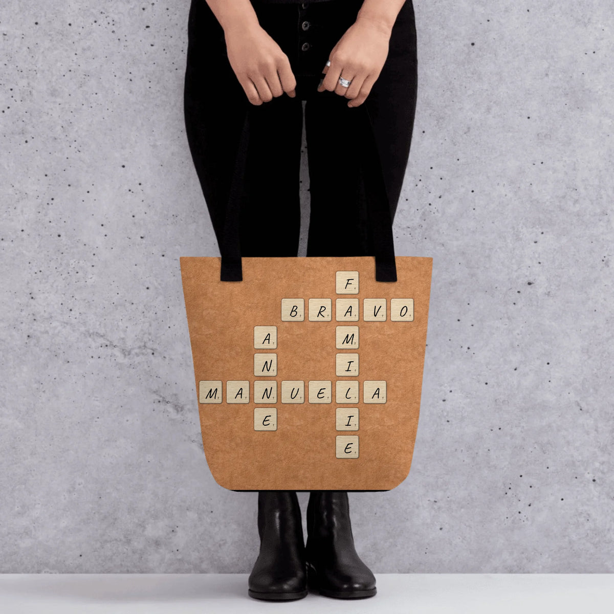 05_totebag_lifestyle2_black_base