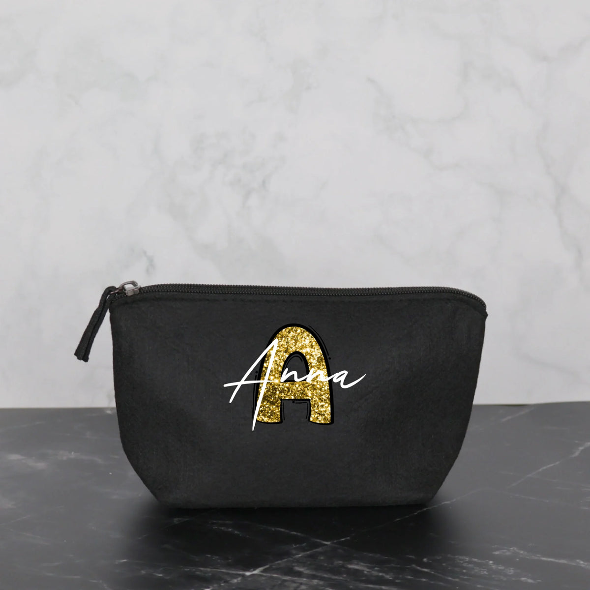 Initiale mit Namen- Individuelle Filz Kosmetiktasche | Personalize Palace