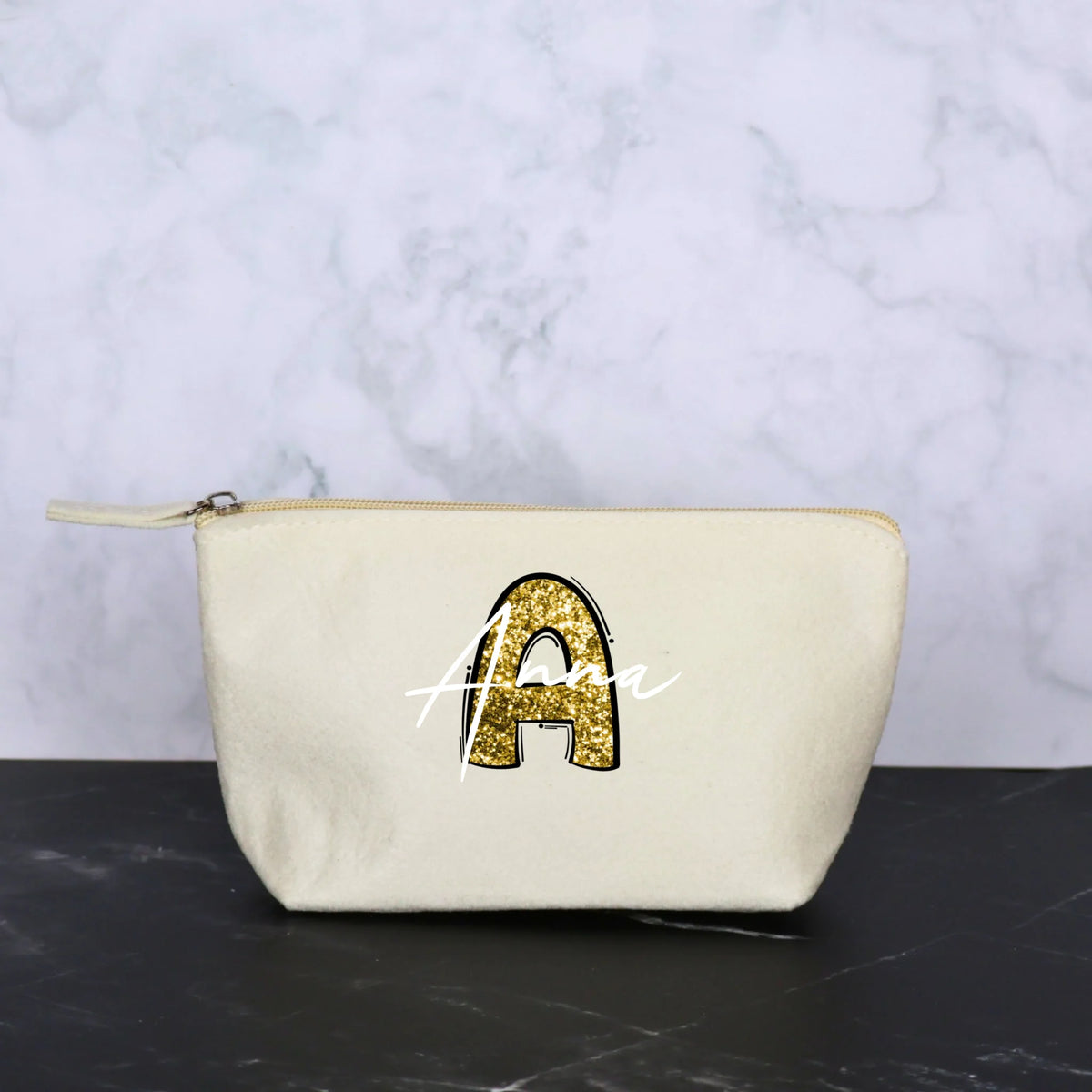 Initiale mit Namen- Individuelle Filz Kosmetiktasche | Personalize Palace