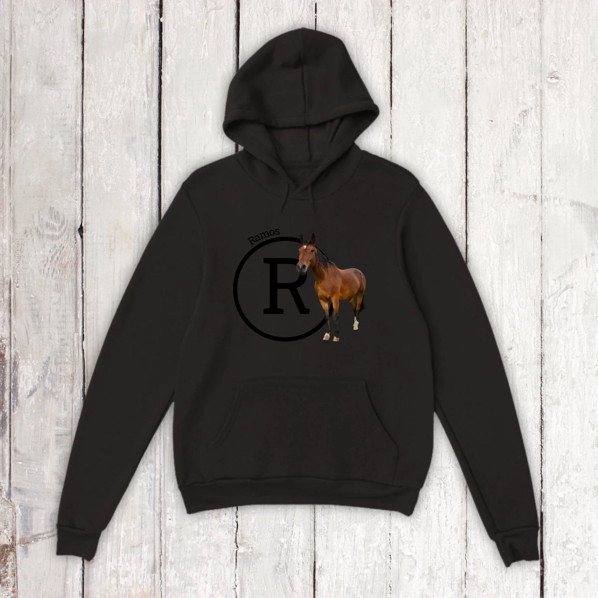 Initiale mit Bild und Text für Reiter und Pferdeliebhaber - Individueller Hoodie und T-Shirt | Personalize Palace