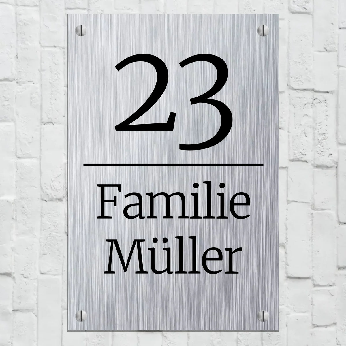 Personalisiertes Schild: Hausnummer und Name hochkant - Individuelles klassisches Türschild | Personalize Palace
