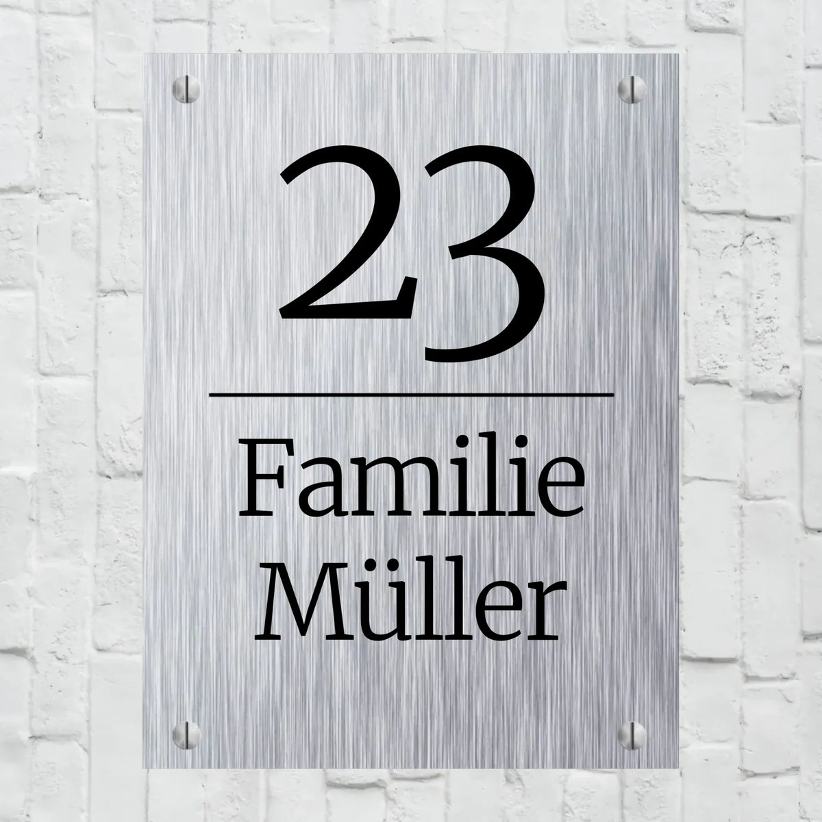 Personalisiertes Schild: Hausnummer und Name hochkant - Individuelles klassisches Türschild | Personalize Palace