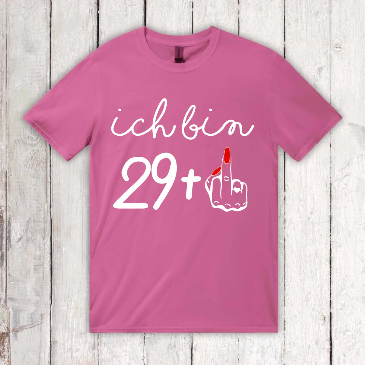 Ich bin 29, 39, 49 plus Mittelfinger – individuelles Geburtstags T-Shirt | Personalize Palace
