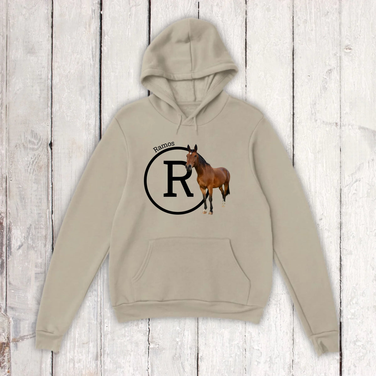 Initiale mit Bild und Text für Reiter und Pferdeliebhaber - Individuelles T-Shirt oder Hoodie | Personalize Palace